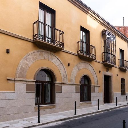 Apartamentos Turisticos De La Bernarda Cáceres Exterior photo