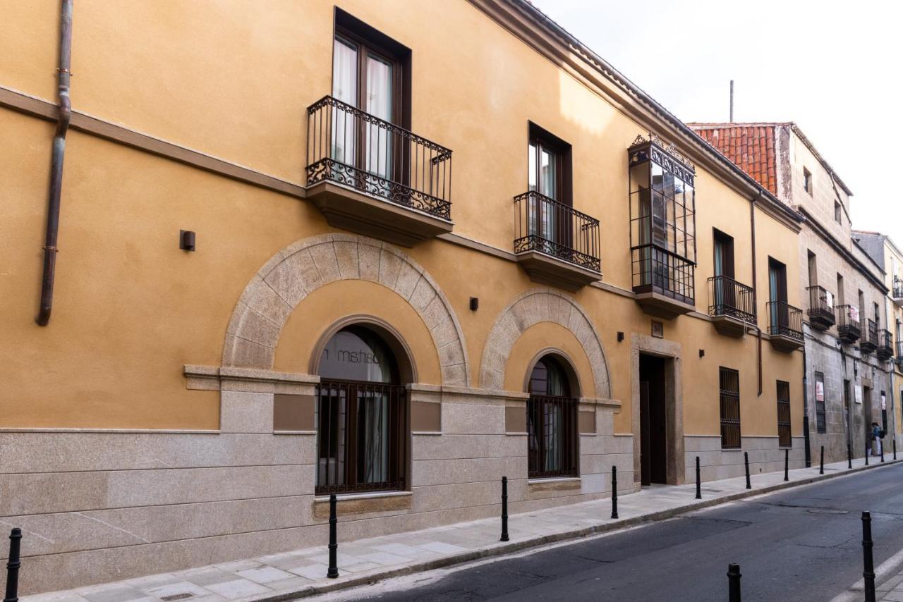 Apartamentos Turisticos De La Bernarda Cáceres Exterior photo