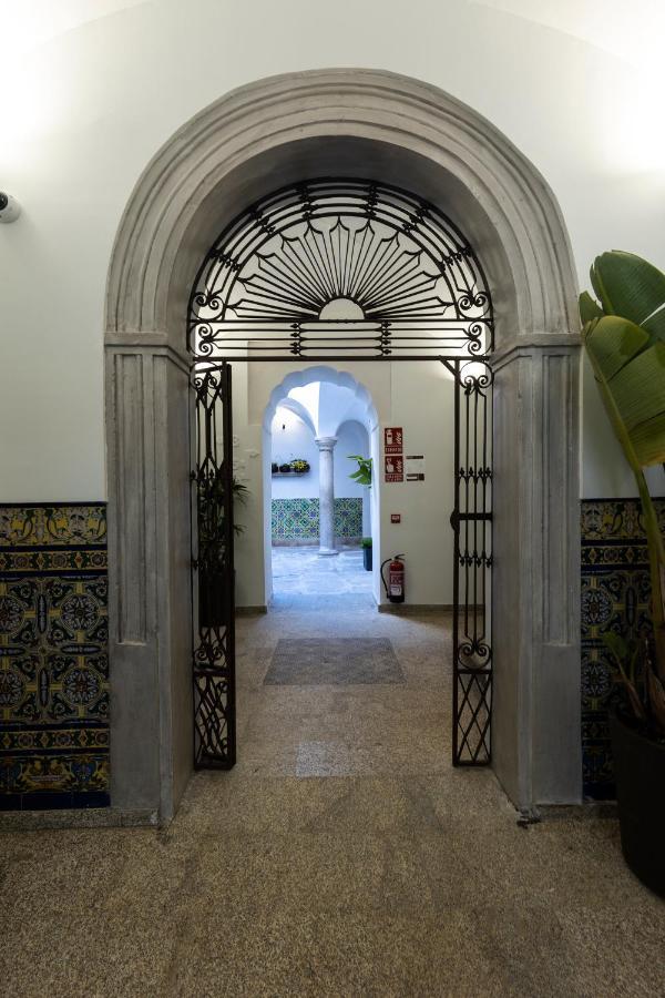 Apartamentos Turisticos De La Bernarda Cáceres Exterior photo
