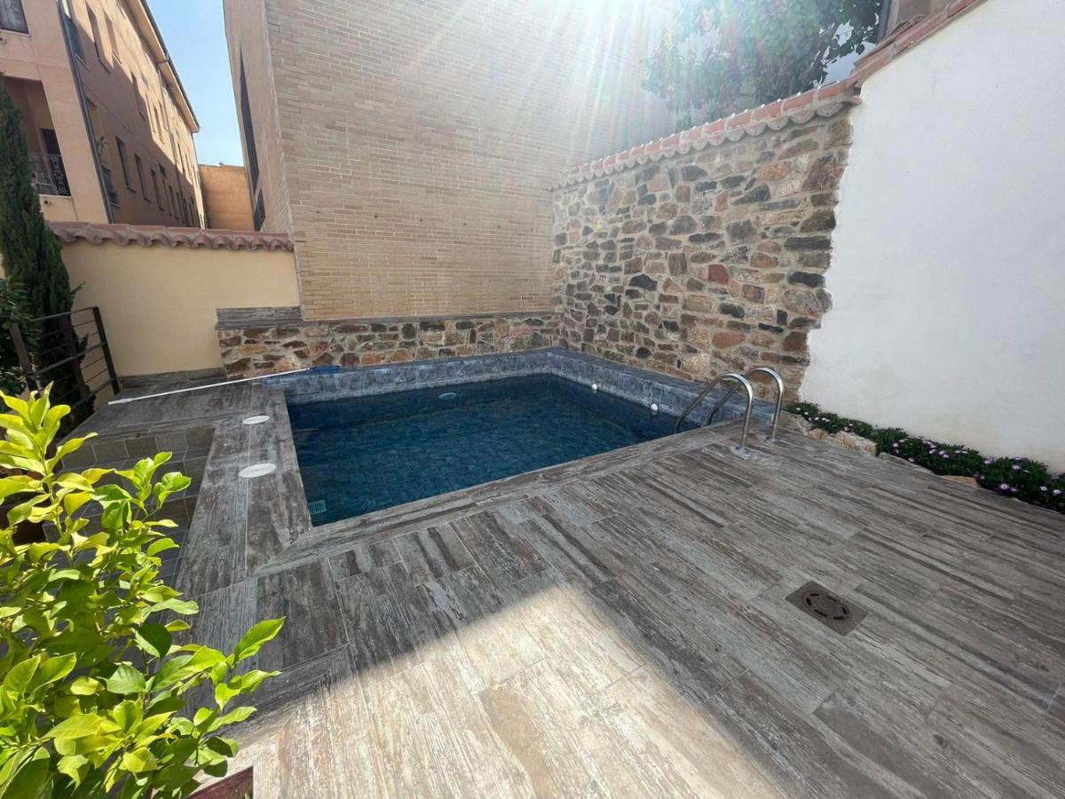 Apartamentos Turisticos De La Bernarda Cáceres Exterior photo